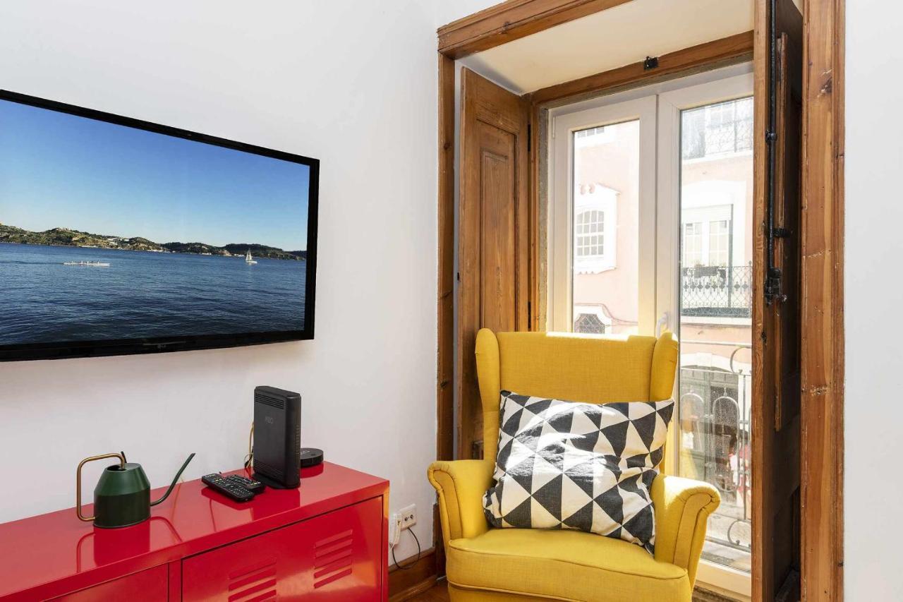 Typical Portuguese Apartment In Sao Bento Лиссабон Экстерьер фото