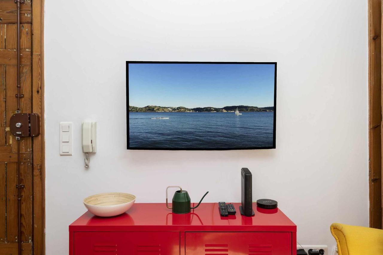 Typical Portuguese Apartment In Sao Bento Лиссабон Экстерьер фото