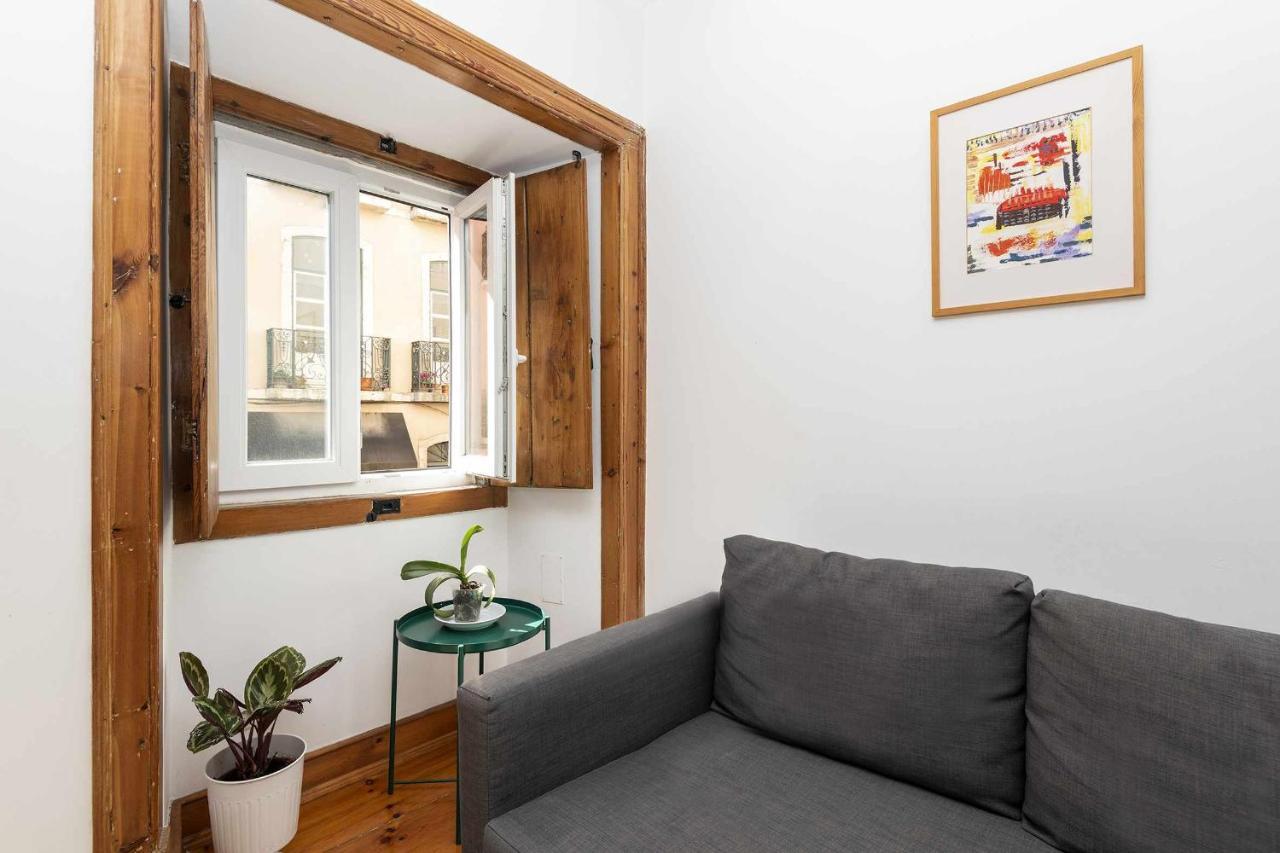 Typical Portuguese Apartment In Sao Bento Лиссабон Экстерьер фото