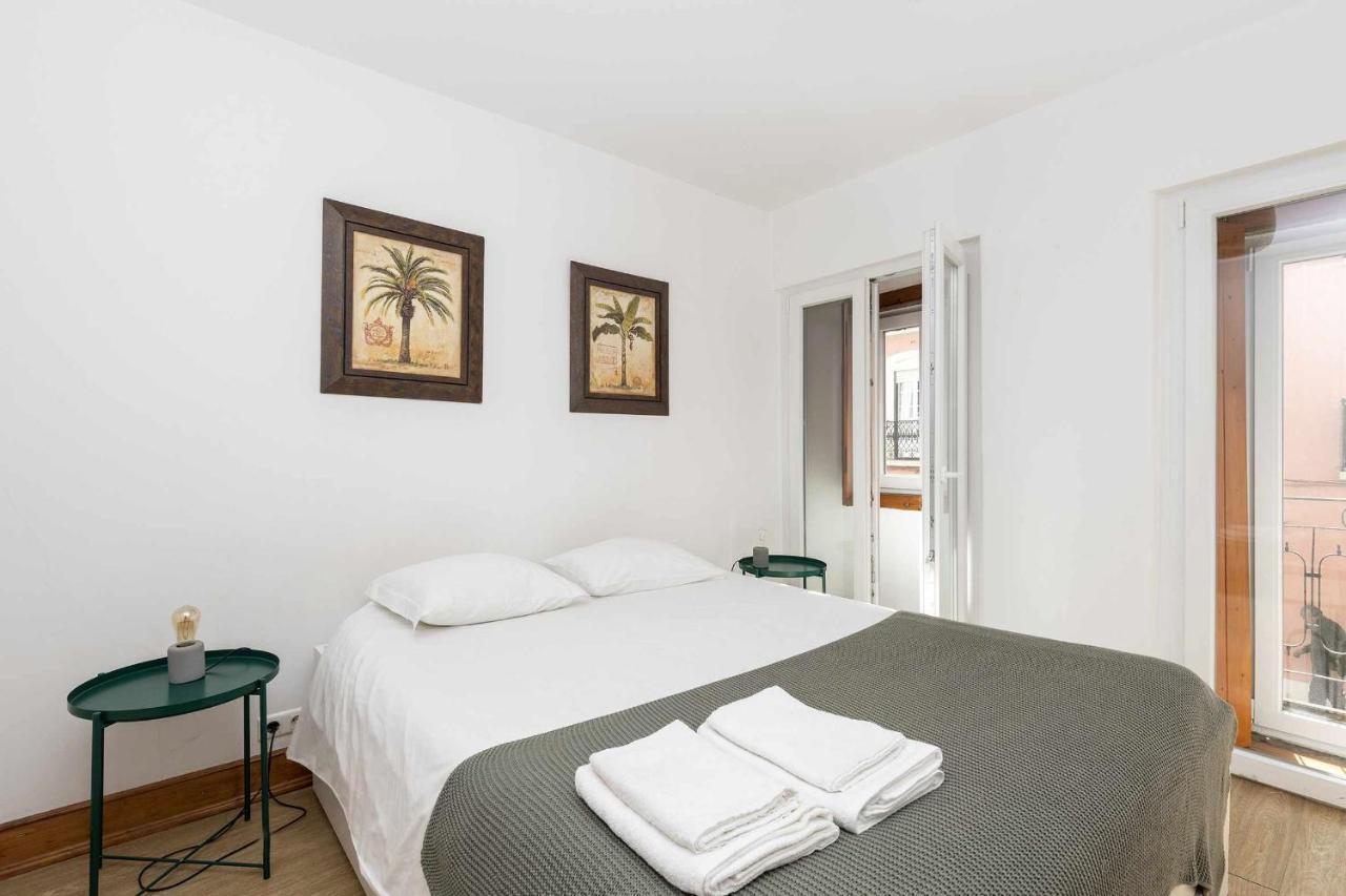 Typical Portuguese Apartment In Sao Bento Лиссабон Экстерьер фото